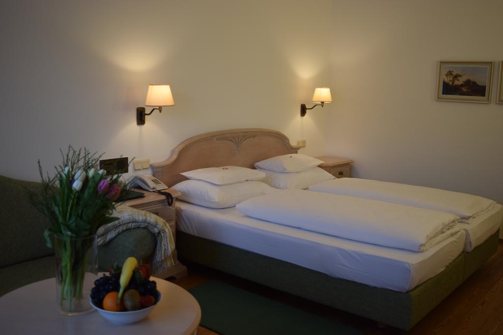 Hotel Landhaus Fuhrgassl-Huber Vienna Luaran gambar